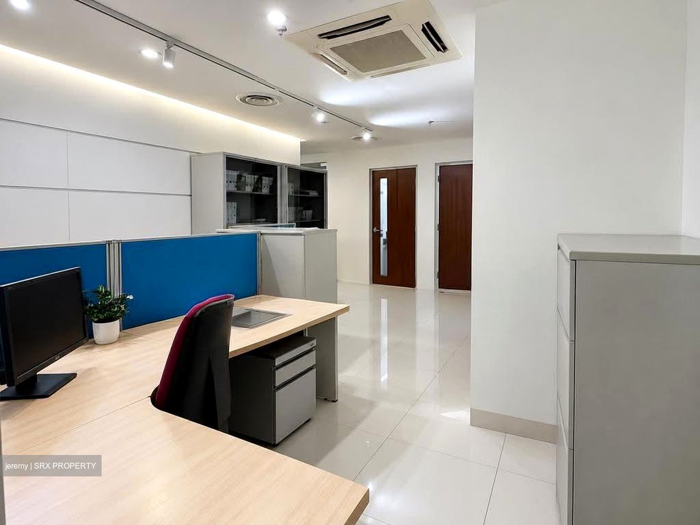 International Plaza (D2), Office #632837341